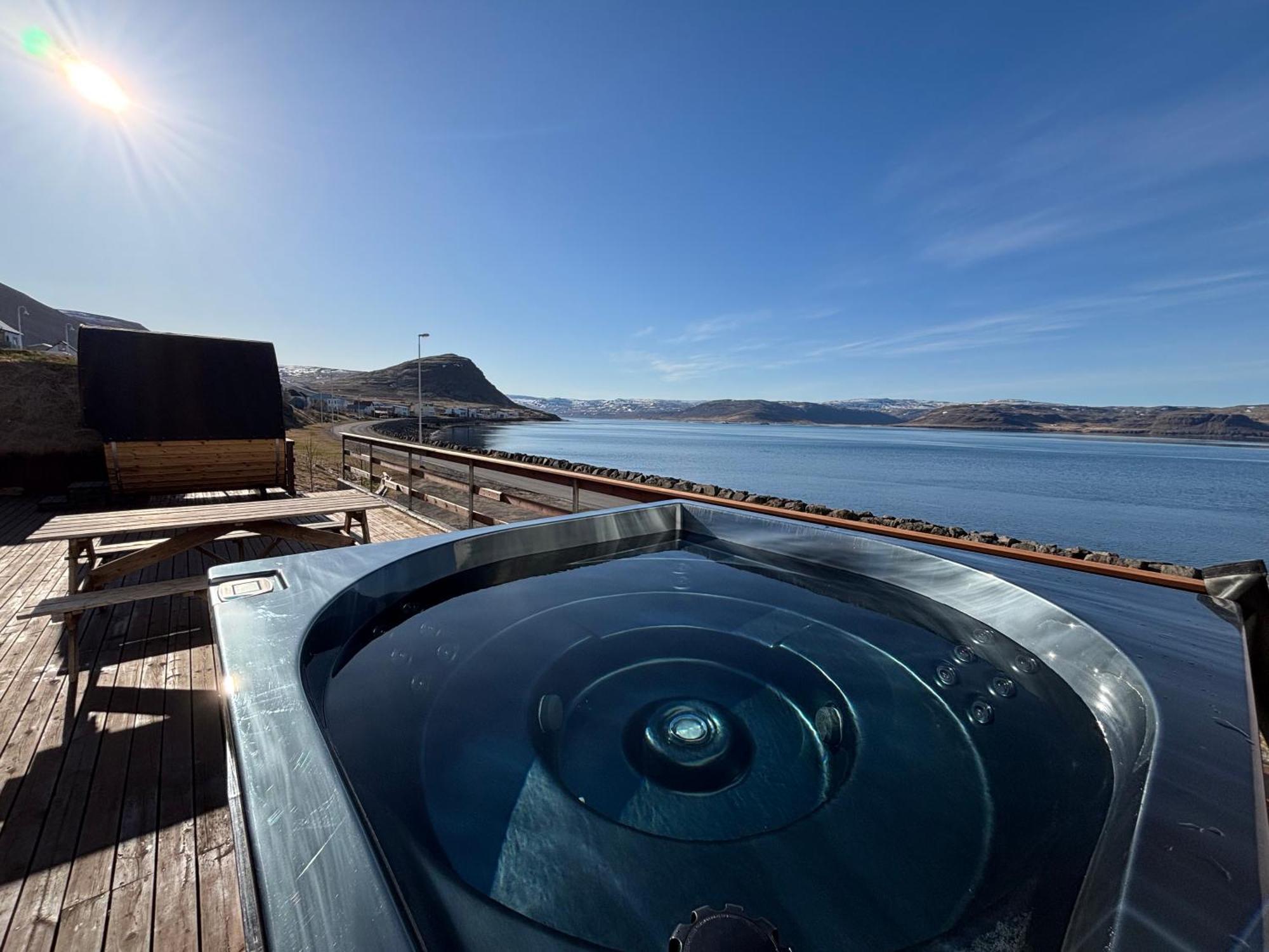 Hotel West Patreksfjordur Exteriör bild